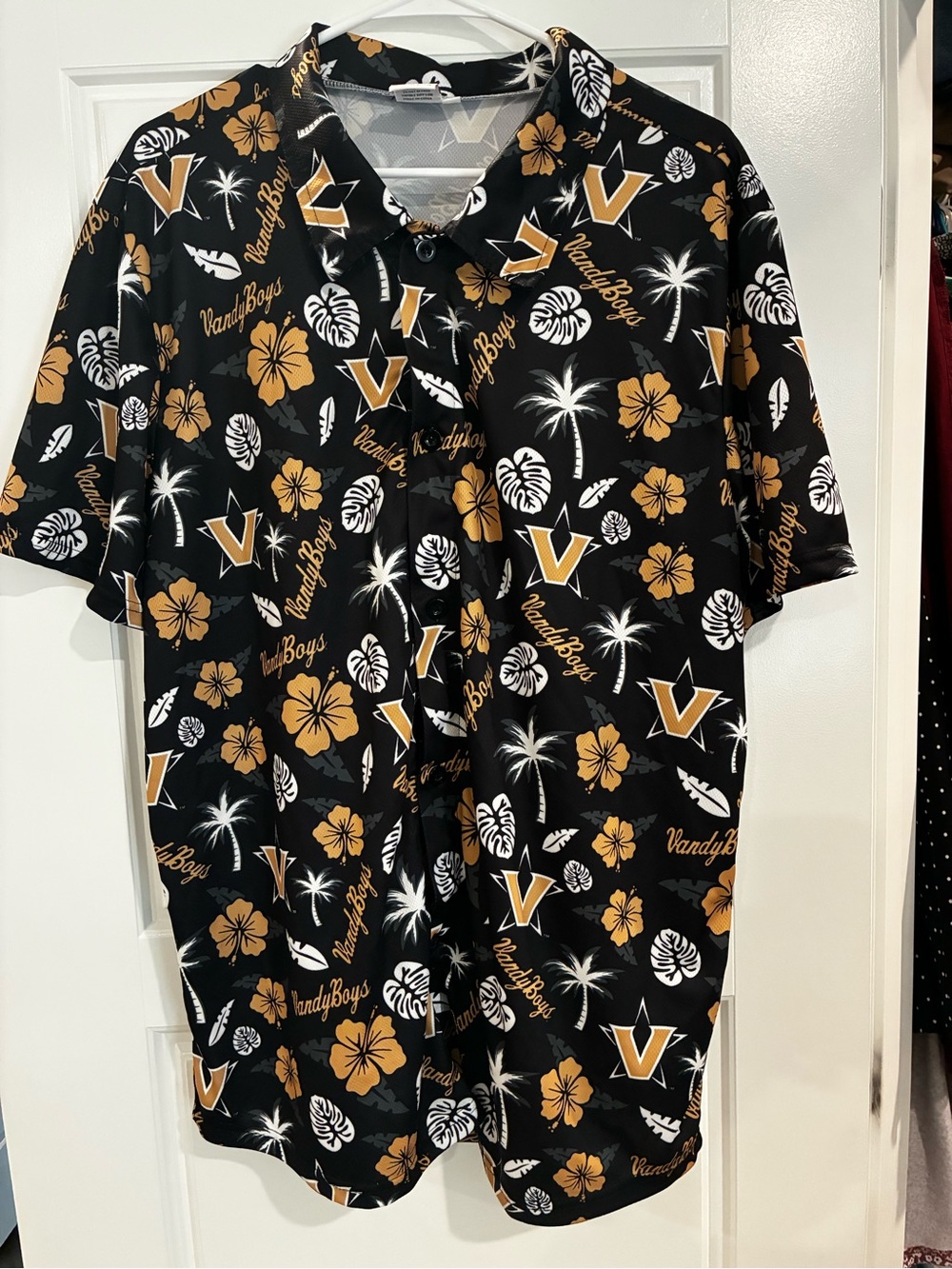 Vanderbilt (Vandy Boys) Black Hawaiian Button-Down with Gold & White Print